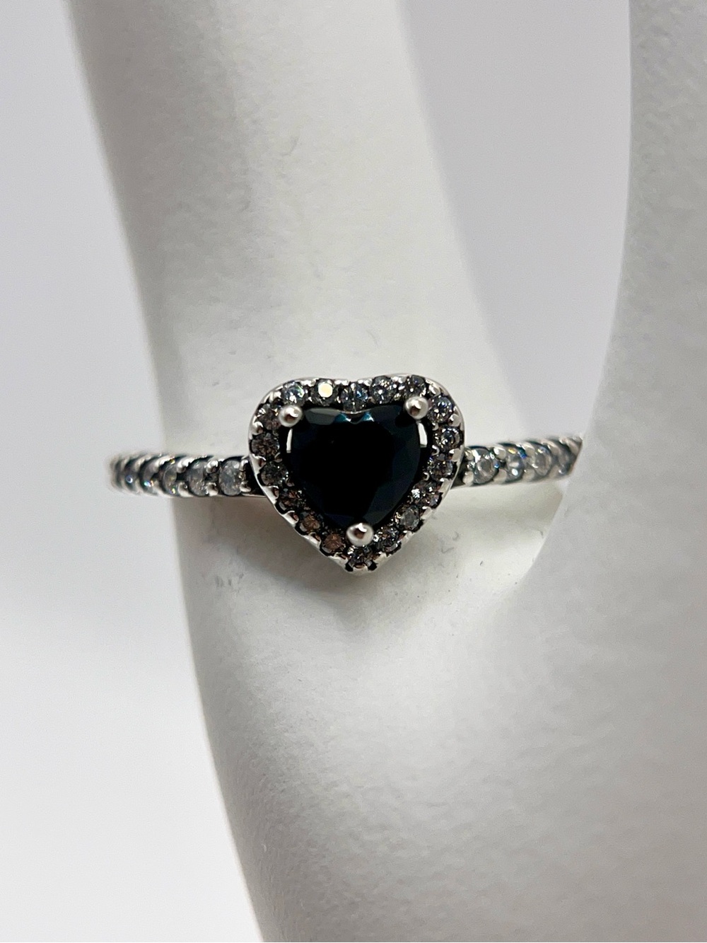 Pandora Elevated Black Heart Halo Ring S925 Silver Size 6 / 52